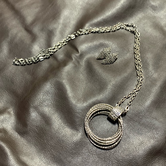 FREE with purchase Necklace & earrings rhinestone or 14$ - Picture 3 of 3